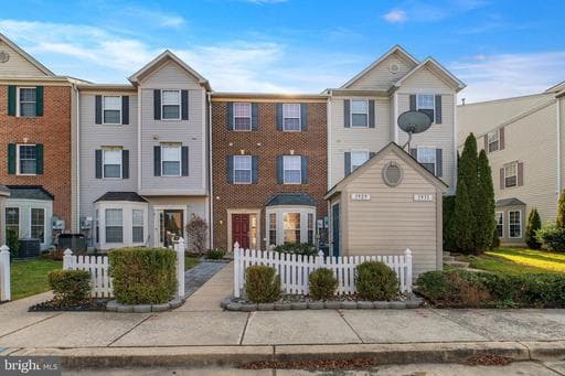 1929 Gardenia Ct, Odenton, MD 21113-2925, United States - Photo 1