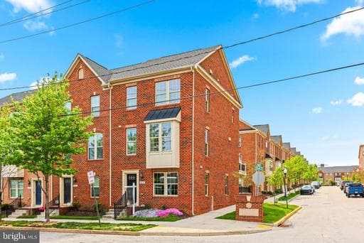 840 OLDHAM STREET - Photo 1
