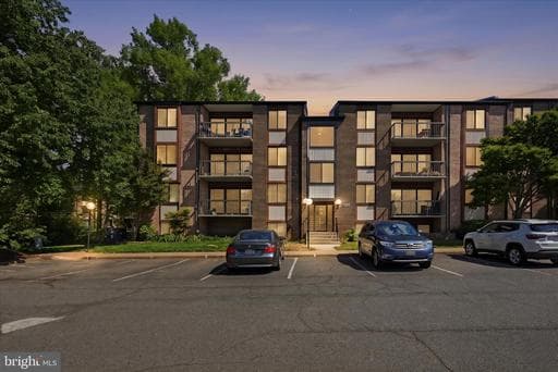 9730 KINGSBRIDGE DRIVE 303 - Photo 1