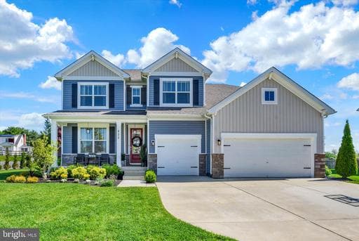 822 REDWOOD DRIVE - Photo 1