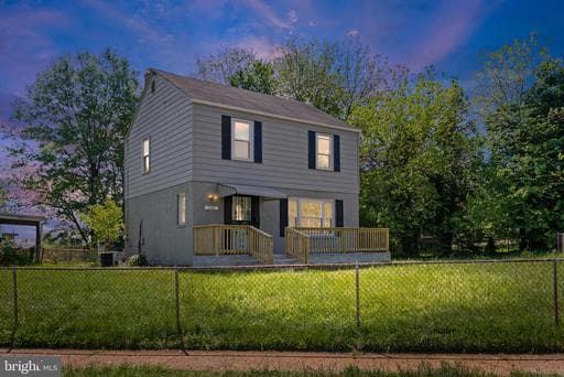 1142 LINDEN AVENUE - Photo 1