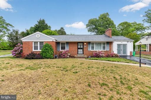 3804 HEMLOCK PLACE - Photo 1