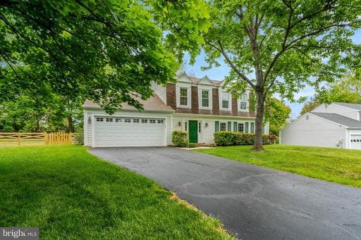 6 West Ct, Sterling, VA 20165-5652, United States - Photo 1