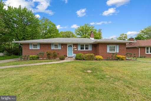 618 FAIRMOUNT ROAD - Photo 1