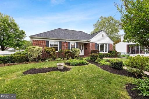 104 TWIN OAKS ROAD - Photo 1