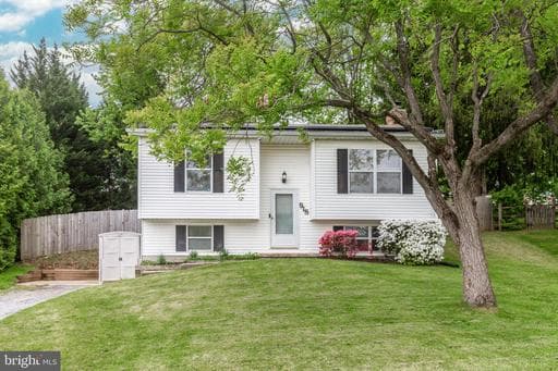 918 CENTURY STREET - Photo 1