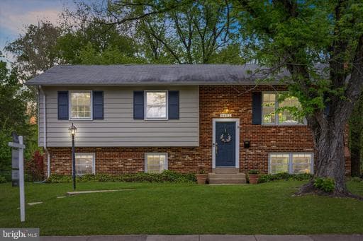9602 DUBLIN DRIVE - Photo 1