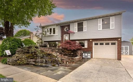 908 HORIZON ROAD - Photo 1