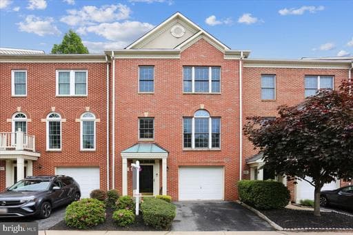 19 BLUE HOSTA WAY - Photo 1
