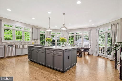 2512 Hobbits Ln, Davidsonville, MD 21035-2042, United States - Photo 1