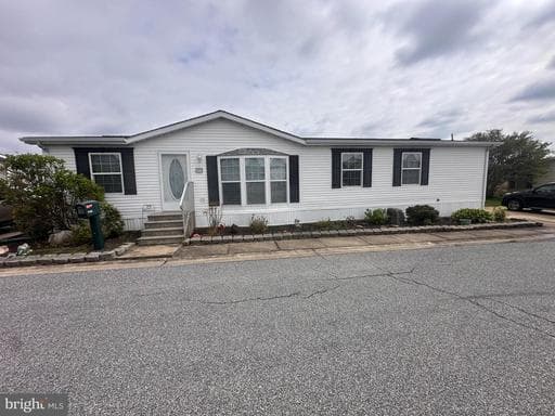 3203 HONEYSUCKLE LANE - Photo 1