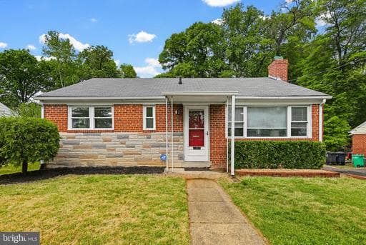 1906 MERRIMAC DRIVE - Photo 1