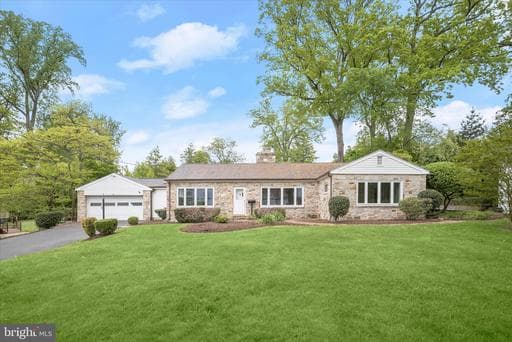 11 SEMINOLE AVENUE - Photo 1