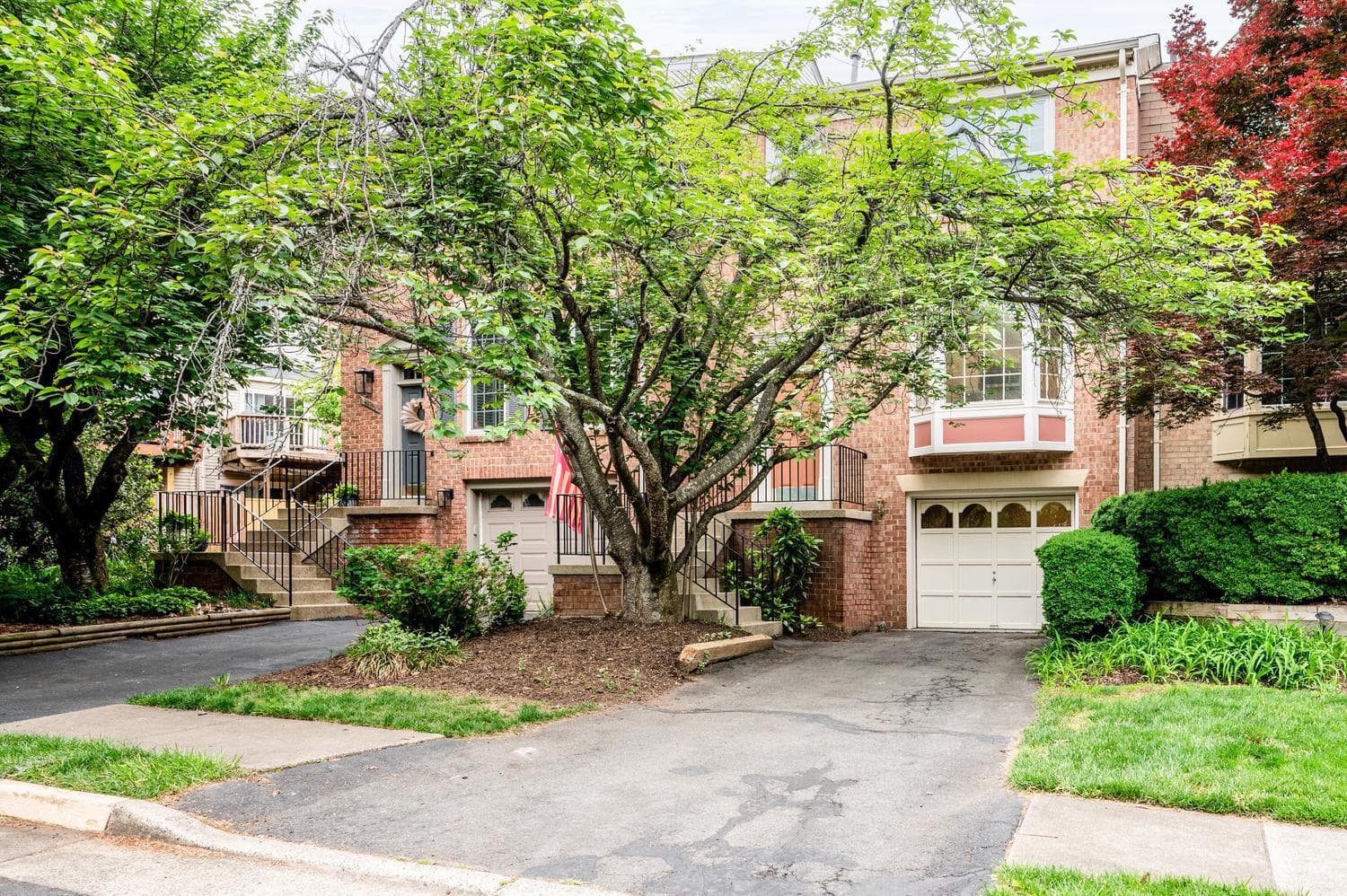 12308 Quiet Hollow Ct, Fairfax, VA 22033-2914, United States - Photo 1