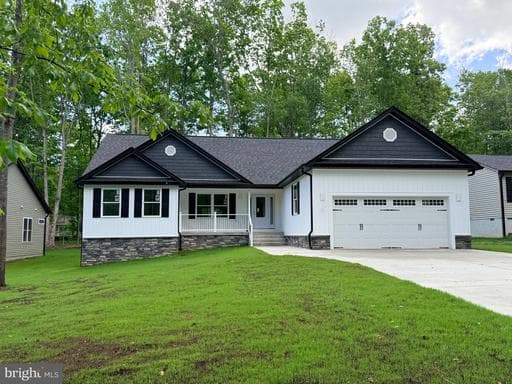 1233 Lakeview Pkwy, Locust Grove, VA 22508-5232, United States - Photo 1