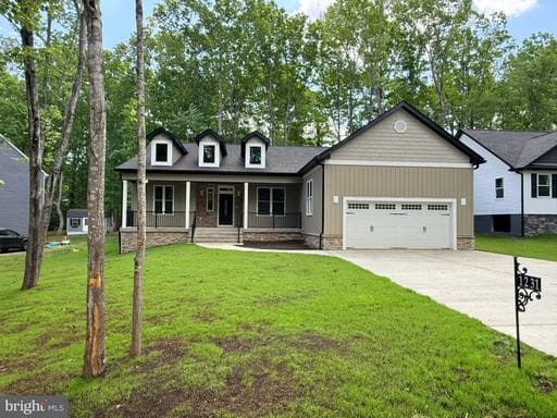 1231 Lakeview Pkwy, Locust Grove, VA 22508-5232, United States - Photo 1