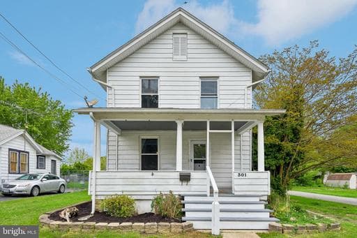 301 CUSTIS STREET