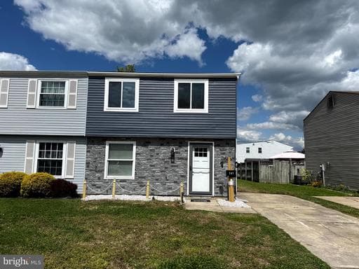 701 SHORE DRIVE - Photo 1