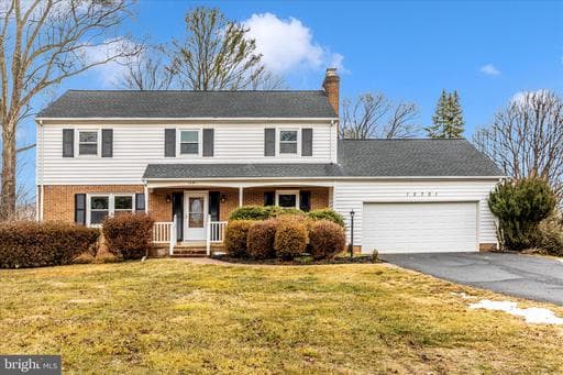 15701 JONES LANE - Photo 1