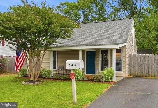 243 KENT DRIVE - Photo 1