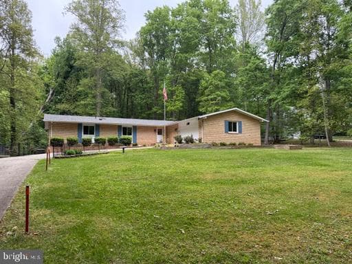 7 BERKSHIRE LANE - Photo 1