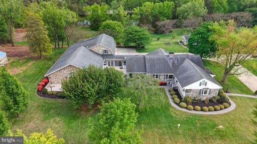 114 SOUTHWAY DRIVE - Photo 1