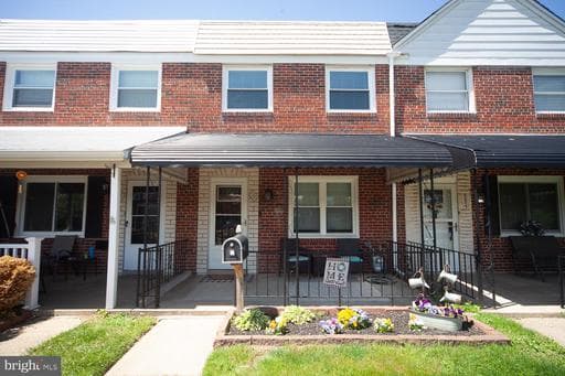 2215 Searles Rd, Dundalk, MD 21222-3216, United States - Photo 1