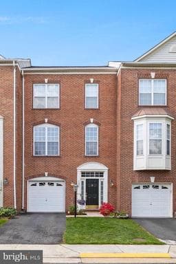 12957 Wood Crescent Cir, Herndon, VA 20171-2809, United States