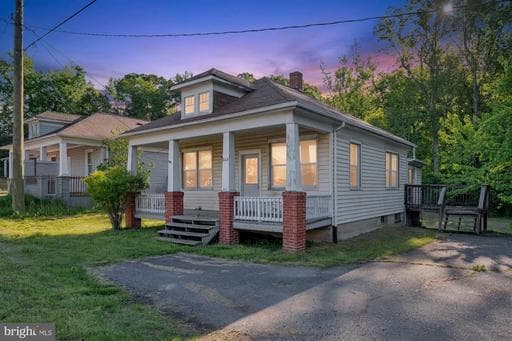 268 CAMBRIDGE STREET - Photo 1