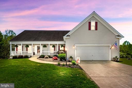 632 WINDERMERE - Photo 1