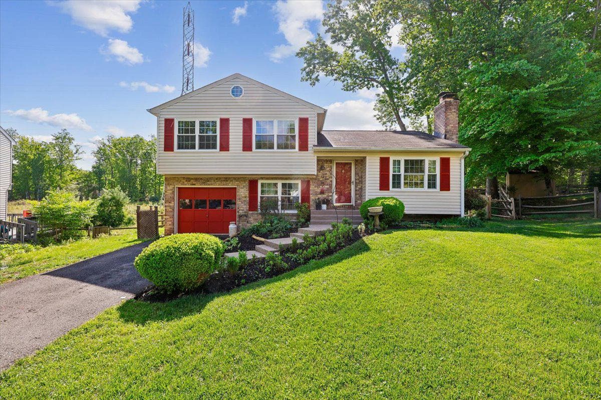 11782 Cotton Mill Dr, Woodbridge, VA 22192-1207, United States