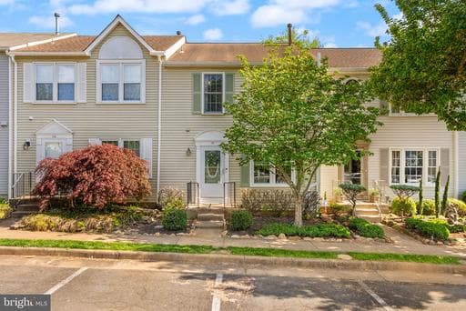 711 ACORN COURT - Photo 1