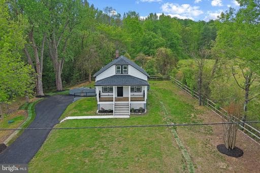 7815 CROOM ROAD - Photo 1