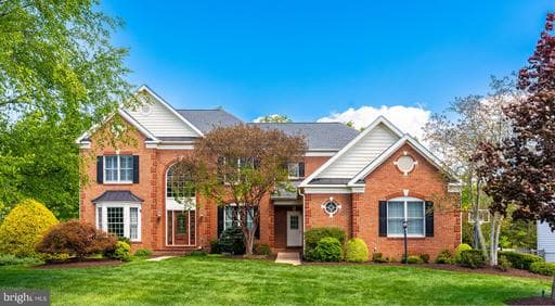 25554 Mimosa Tree Ct, Chantilly, VA 20152-6319, United States - Photo 1