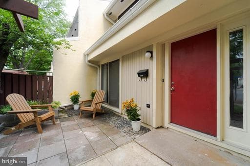 2221 SOUTHGATE SQUARE - Photo 1