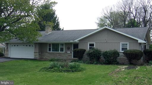 223 ARMSTRONG AVENUE - Photo 1