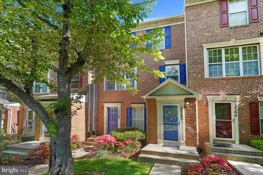 13762 Palmetto Cir, Germantown, MD 20874-6237, United States - Photo 1