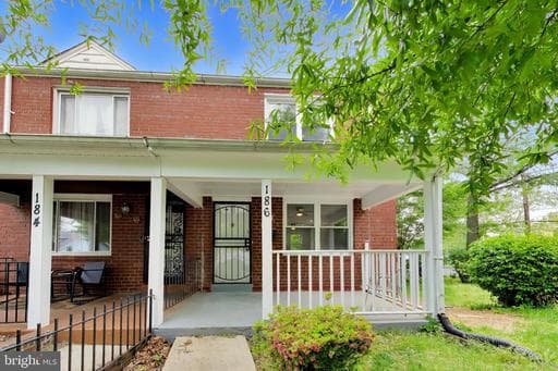 186 FORRESTER STREET - Photo 1