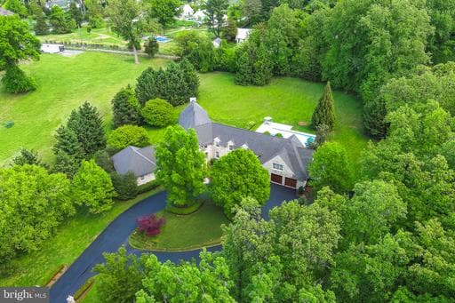 9001 PERSIMMON TREE ROAD - Photo 1