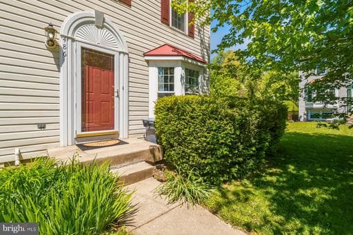 486 LAKES COURT - Photo 1