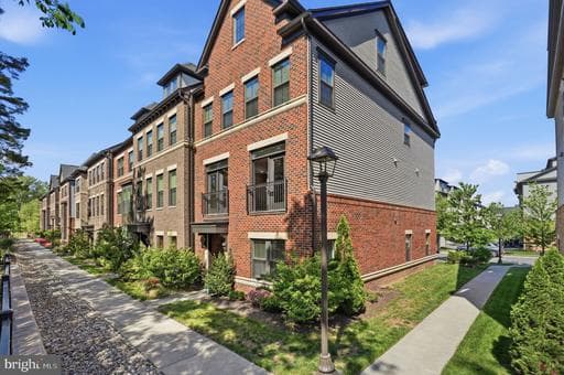 22353 TRAILVIEW CROSSING TERRACE - Photo 1