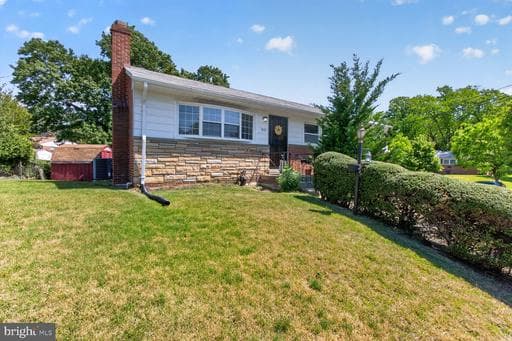 914 LINWOOD STREET - Photo 1