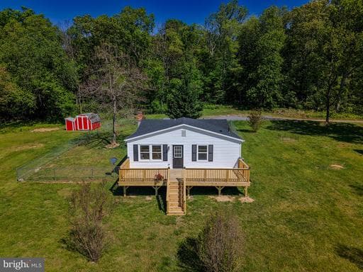 4493 STONEWALL JACKSON HIGHWAY - Photo 1