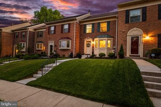 6 CROSS FALLS CIRCLE - Photo 1