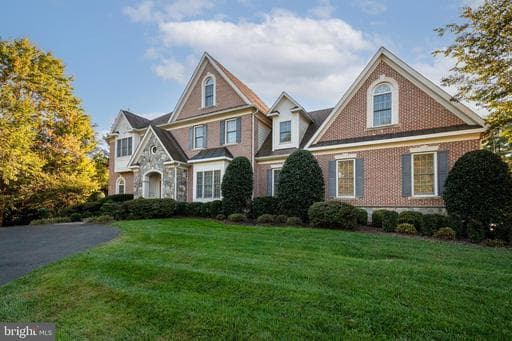 11379 Seneca Knoll Dr, Great Falls, VA 22066-3038, United States - Photo 1