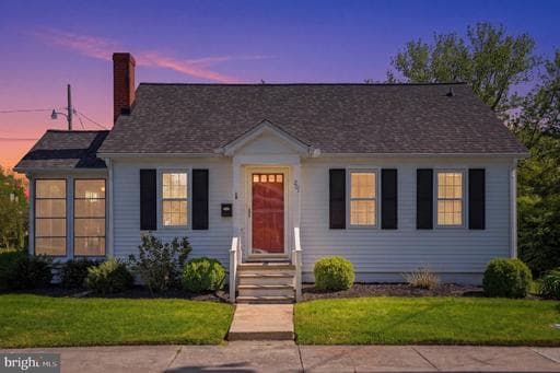 201 BELVEDERE AVENUE - Photo 1