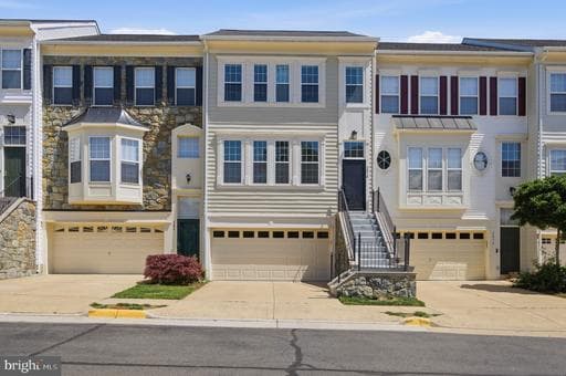 2078 Capstone Cir, Herndon, VA 20170-5907, United States - Photo 1