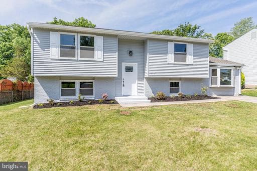 1107 E BEECH ROAD - Photo 1