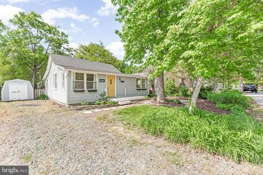 1223 PINE AVENUE - Photo 1