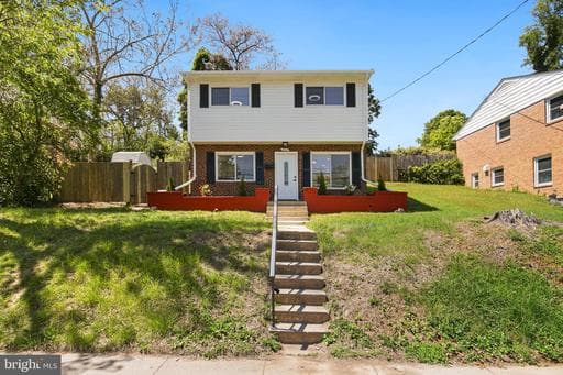 804 1ST STREET - Photo 1